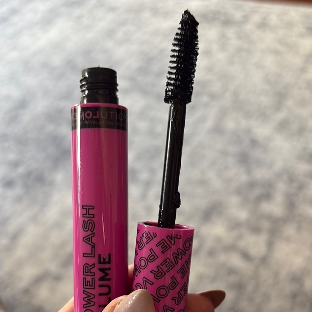 Revolution Power Lash Volume Mascara - Intense Black and Pink